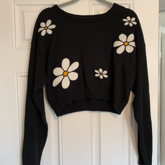 Knitted Flower Crop Top - Picture 1 of 2